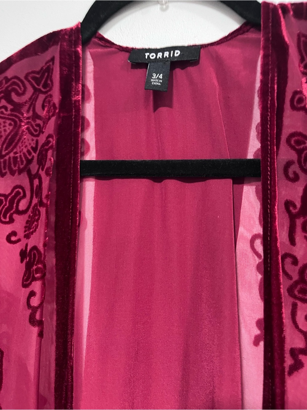 Torrid 3/4 deep magenta velvet burnout kimono duster - Picture 4 of 7